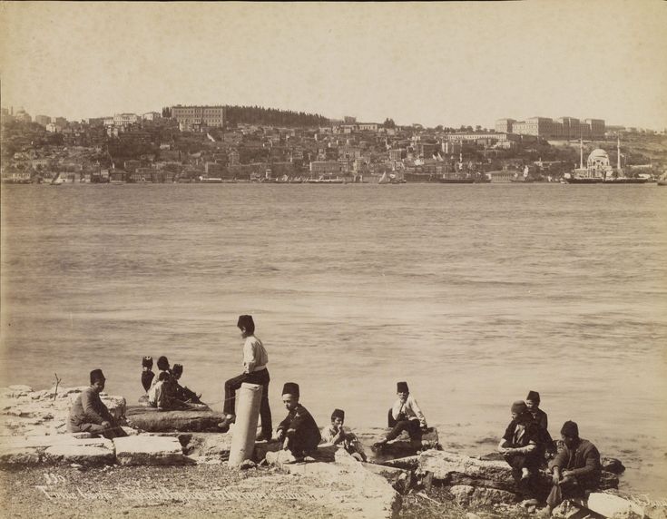 Üsküdar'dan Dolmabahçe ve Kabataş / Sébah ve Joaillier Fotoğrafı / 18...