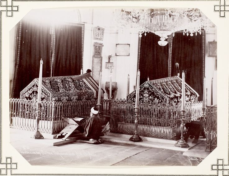 Sultan Mahmut ve Aziz Türbeleri Sébah & Joaillier Fotoğrafı