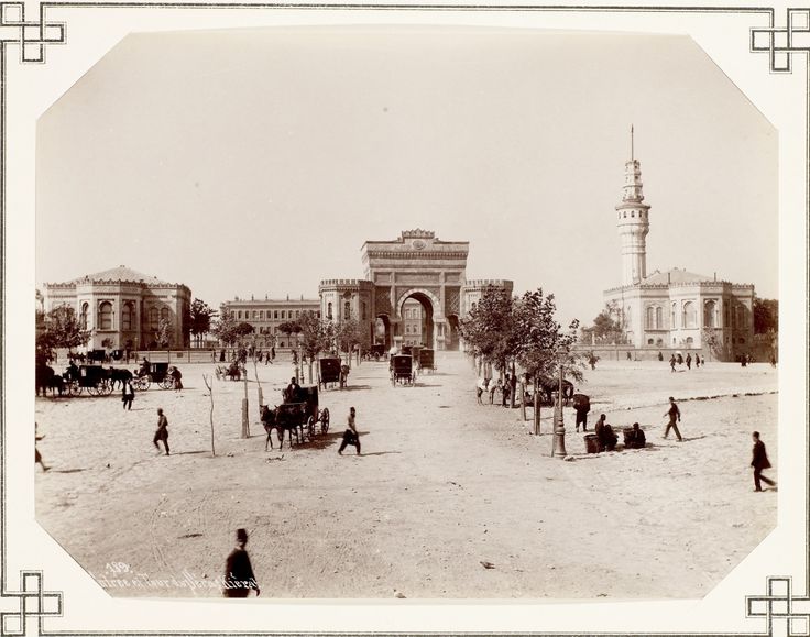 Beyazıt Meydanı Sébah & Joaillier Fotoğrafı