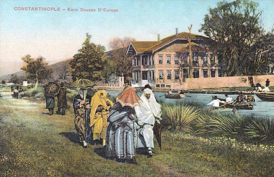 Kağıthane Sadabâd mesîresi, Osmanlı dönemi Istanbul, 1900.
An Ottoman picnic at ...