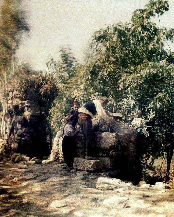 A Fountain Bursa, 1913
Bursa'da Bir Çeşme, 1913

                            ...