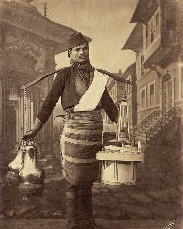 A Tea Seller in Istanbul, 1870s
Bir Osmanlı Seyyar Çaycı, 1870'ler.
.
Love histo...