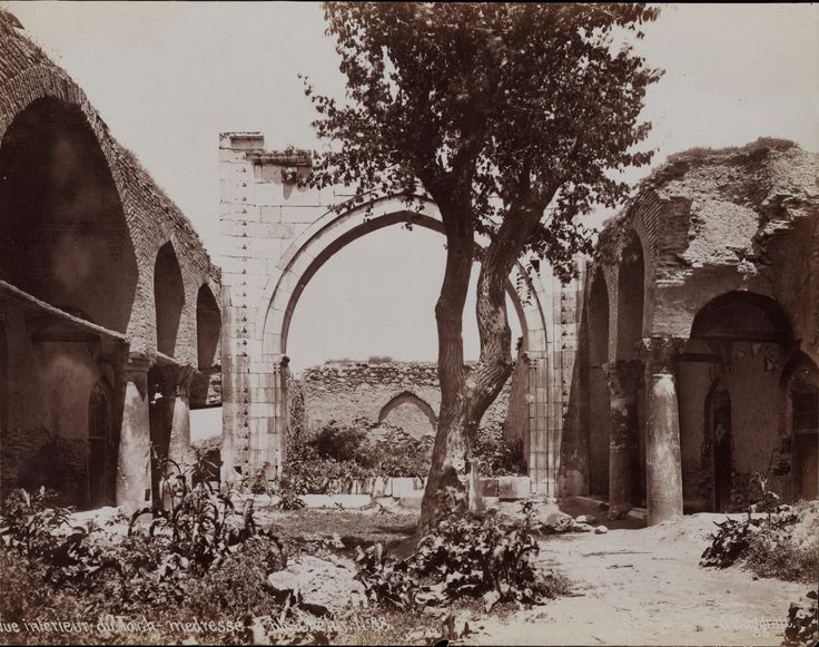 Akşehir Taş Medrese / Guillaume Berggren Fotoğrafı | Eski Türkiye Fotoğraf...