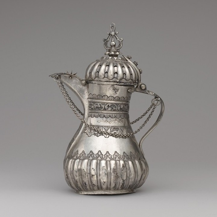 An Ottoman Coffee Pot, Early 19th Century
Bir Osmanlı Kahvedan, 19. Yüzyıl Başı
...