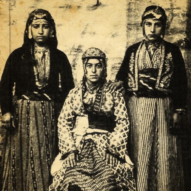 Armenian Women in Malatya, 1898
Malatya'da Ermeni Kadınları, 1898

             ...