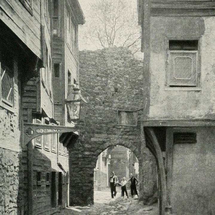 Azap Kapı, Istanbul, 1915

                   ...