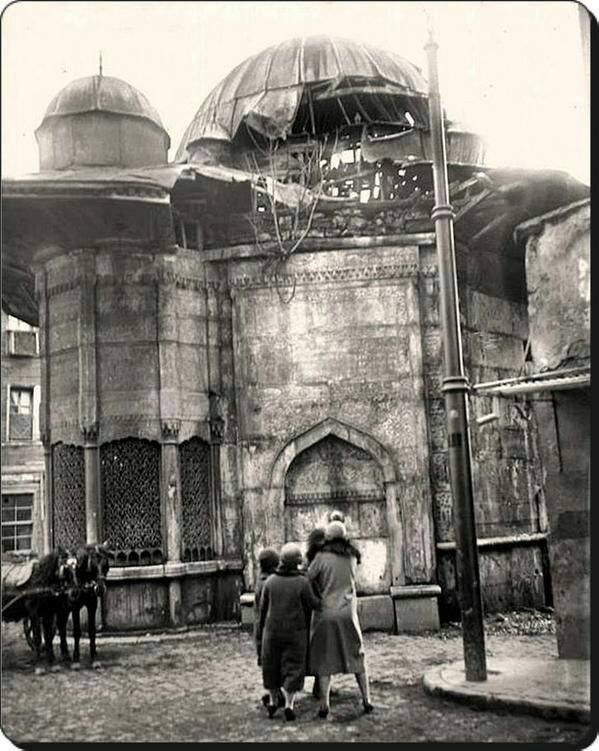 Azapkapı, 1920
Saliha Sultan Çeşmesi