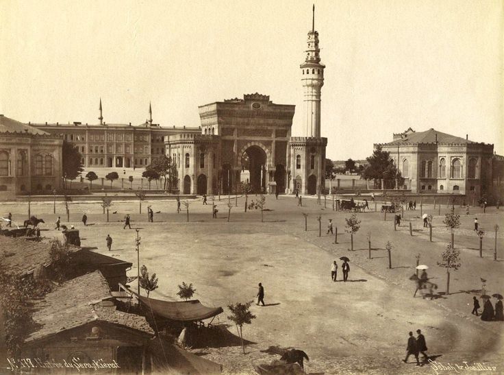 Beyazıt Meydanı ve Seraskerat Sébah&Joaillier Fotoğrafı