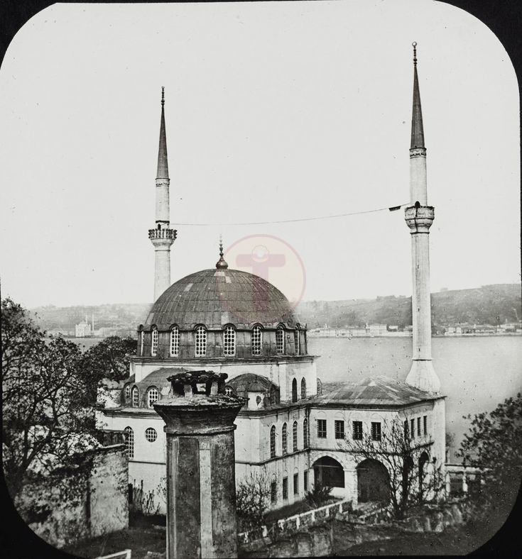 Beylerbeyi Camii ve Önde Su Terazisi / Claude-Marie Ferrier Fotoğrafı / 1850&...