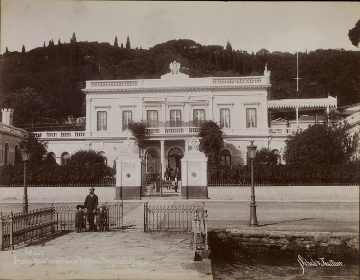 Büyükdere'deki Rus Sefaret Binası / Sébah ve Joaillier Fotoğrafı | Esk...