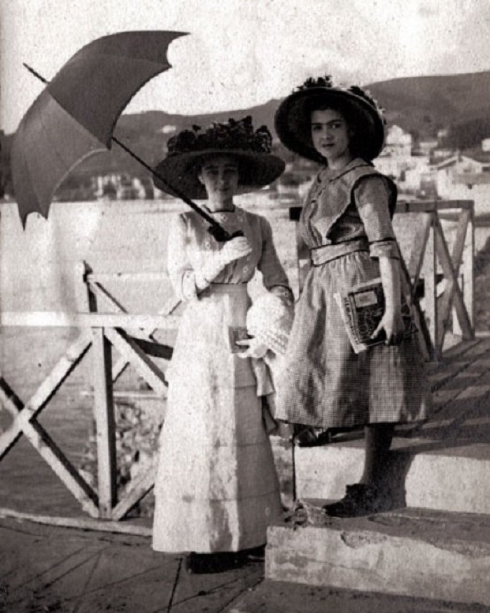 Christian Girls Going for a Picnic in Göksu, Istanbul, 1900s
Göksu Deresine Pikn...