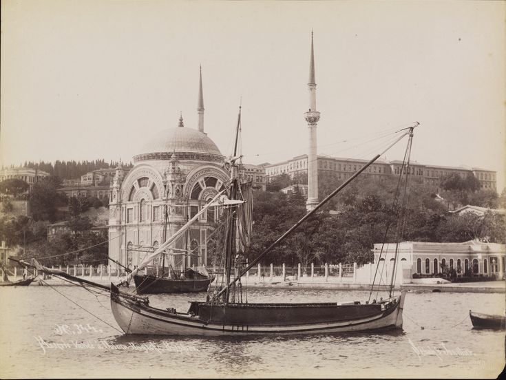 Dolmabahçe Camii / Sébah ve Joaillier Fotoğrafı. Yüksek çözünürlüklü ...