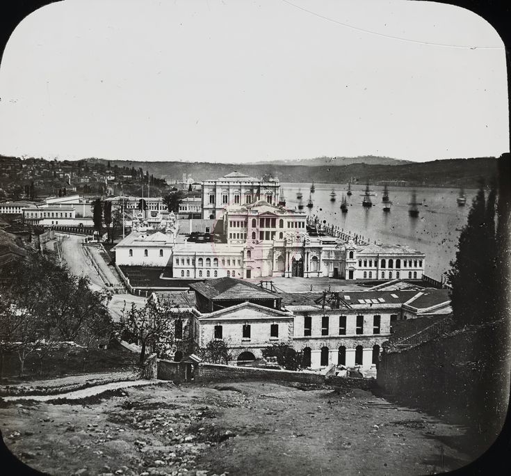 Dolmabahçe Sarayı / Claude-Marie Ferrier Fotoğrafı / 1850'ler | Eski İs...