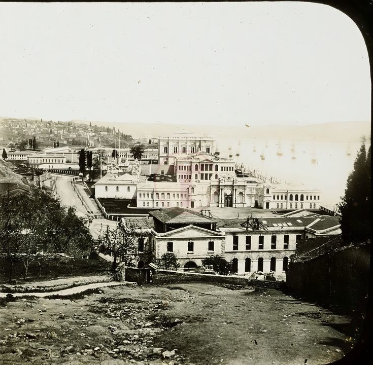 Dolmabahçe Sarayı ve Çevresi / Claude-Marie Ferrier Fotoğrafı / 1850'le...