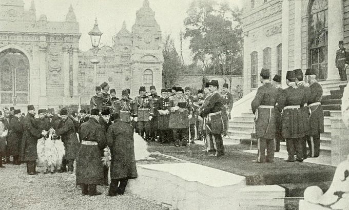 Eid al-Adha (Sacrifice Feast) in Istanbul, Sultan Mehmed V, 1911
İstanbul'da Kur...