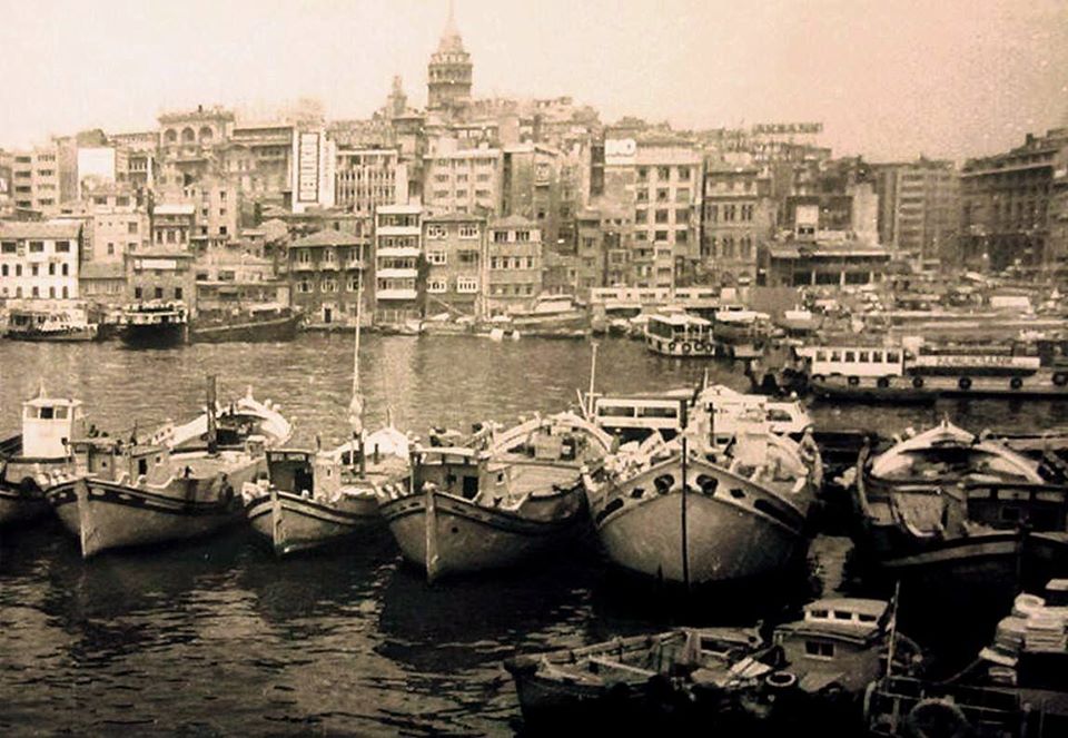 Haliç'ten Galata'ya bakış