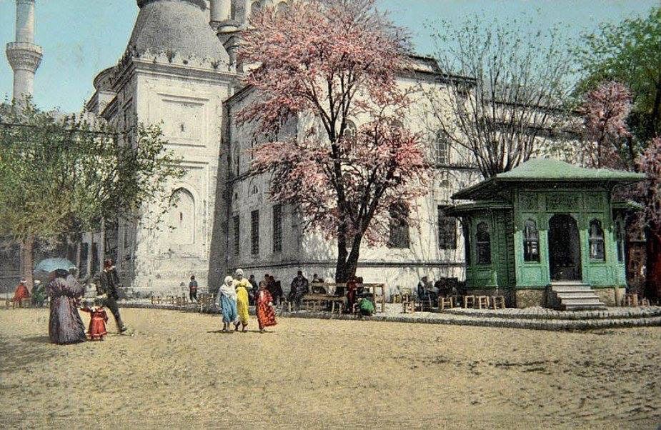 Istanbul,1900
إسطنبول،١٩٠٠
                           ...