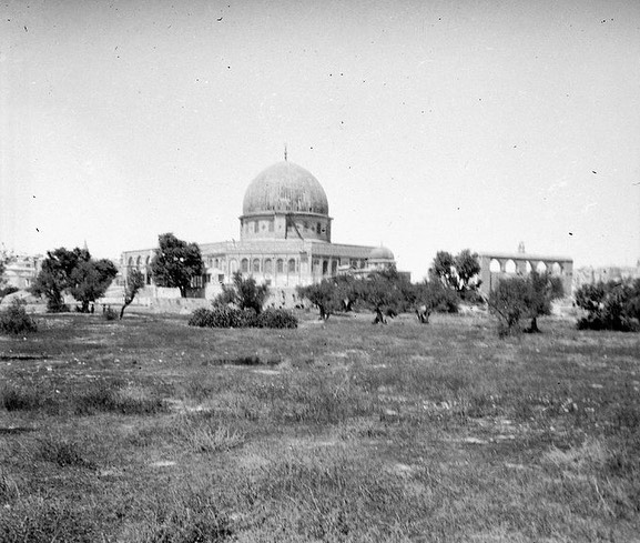 Jerusalem, Palestine, 19th Century
Kudüs, Filistin, 19. Yüzyıl.
.
Love history? ...