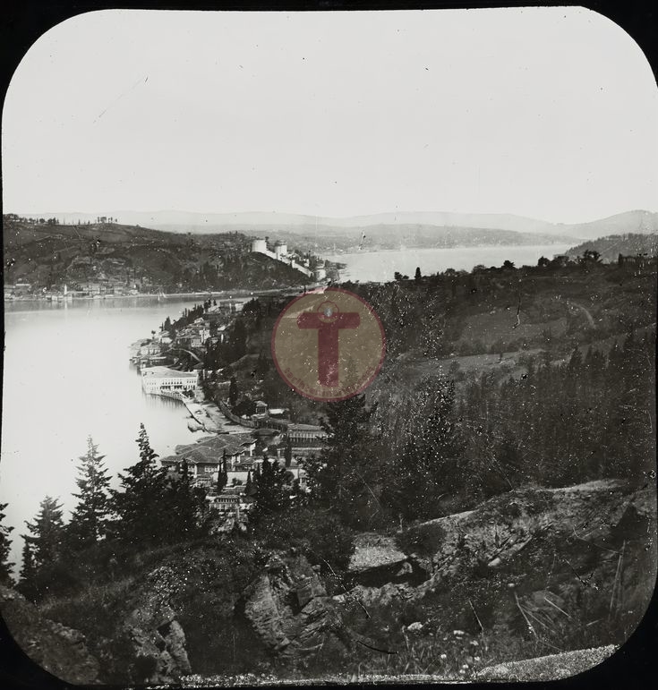 Kandilli'den Boğaziçi, Rumeli Hisarı / Calude-Marie Ferrier Fotoğrafı /...