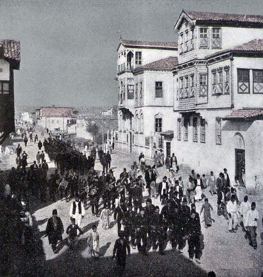 Mezire (Elazığ), 1913
Elazığlı arkadaşlarınızı etiketleyin
              ...