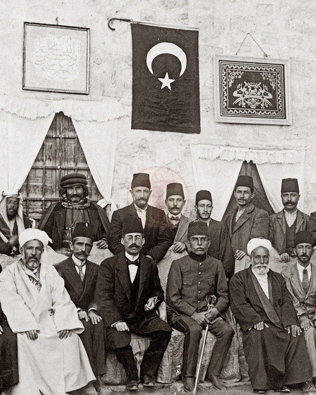 Osmanlı Medine-i Münevvere muhafızı Basri Paşa, 1910'lar. Basri Pasha, one of th...