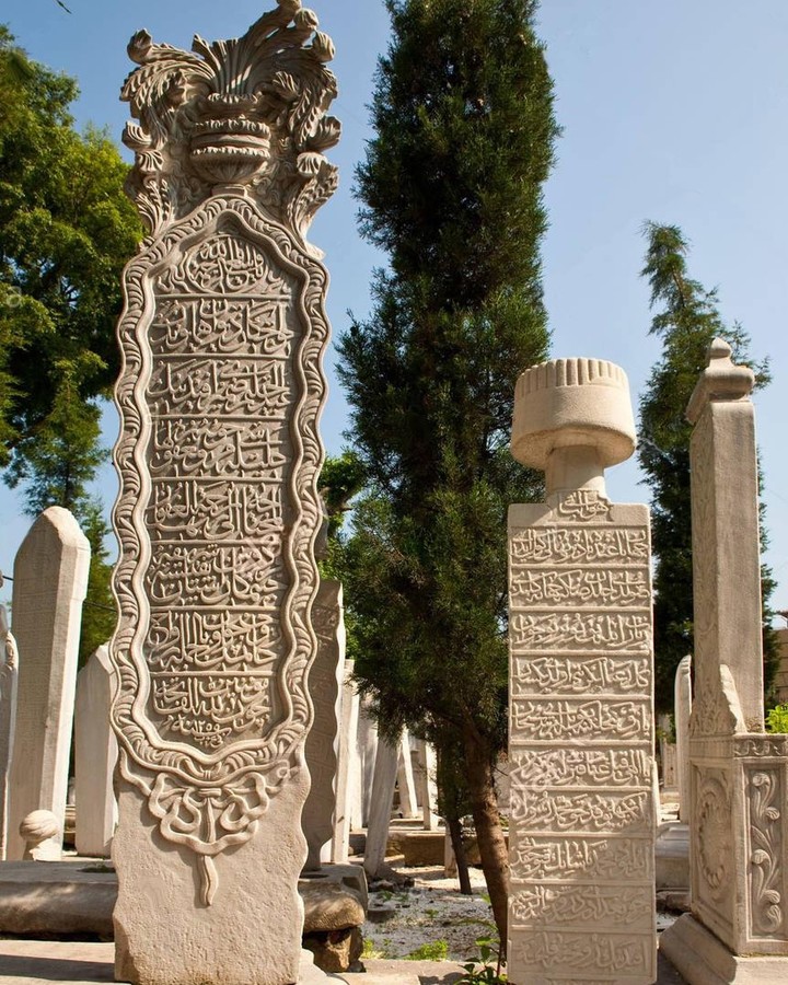 Ottoman Gravestones, Istanbul
Osmanlı Mezar Taşları, İstanbul

                 ...