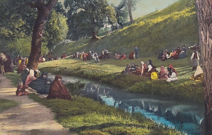 Ottoman Women Enjoying Picnic, Istanbul, 1890s
Piknik Yapan İstanbul Hanımları, ...