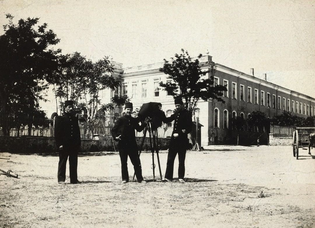 Photographer Soldiers, c1900
Fotoğrafçı Askerler, 1900c

                      ...