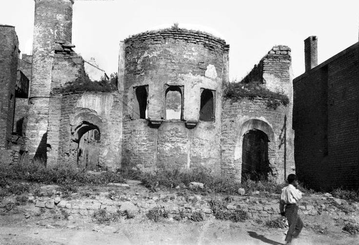 Sekbanbaşı Mescidi
Günümüzde yerinde Unkapanı SSK binaları bulunmaktadır.