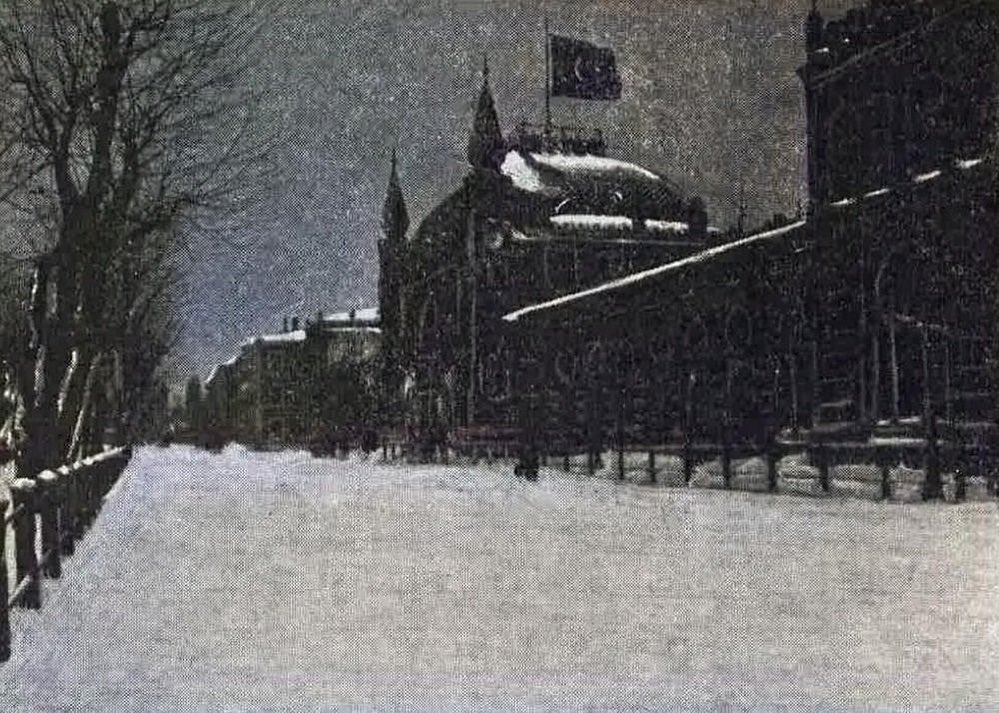 Sirkeci Train Station on a Snowy Evening, Istanbul, 1907. 
Karlı Bir Akşam Vakti...