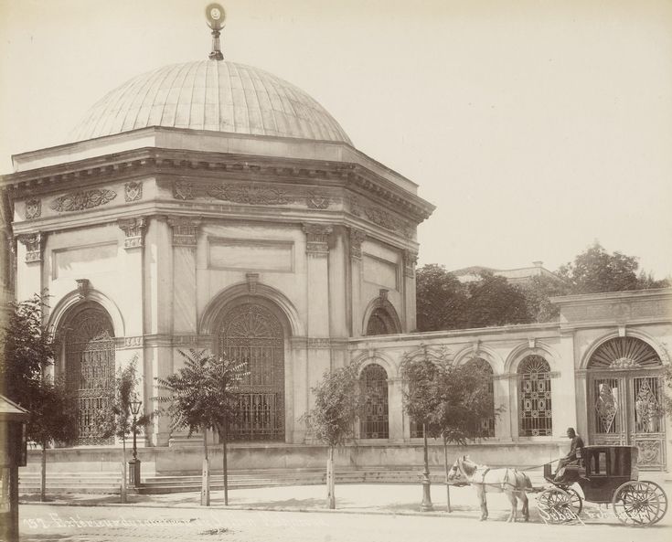 Sultan Hamut Türbesi / Sébah ve Joaillier Fotoğrafı | Eski İstanbul Fotoğr...