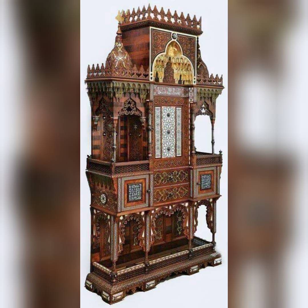 Sultan II. Abdülhamid'in yaptığı bir dolap, 1900.
A cabinet made by Sultan Abdul...